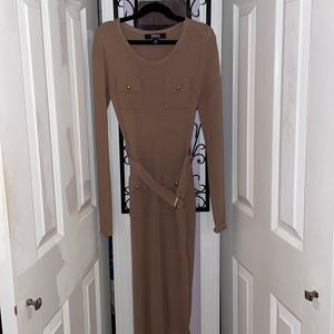 Dress with belt